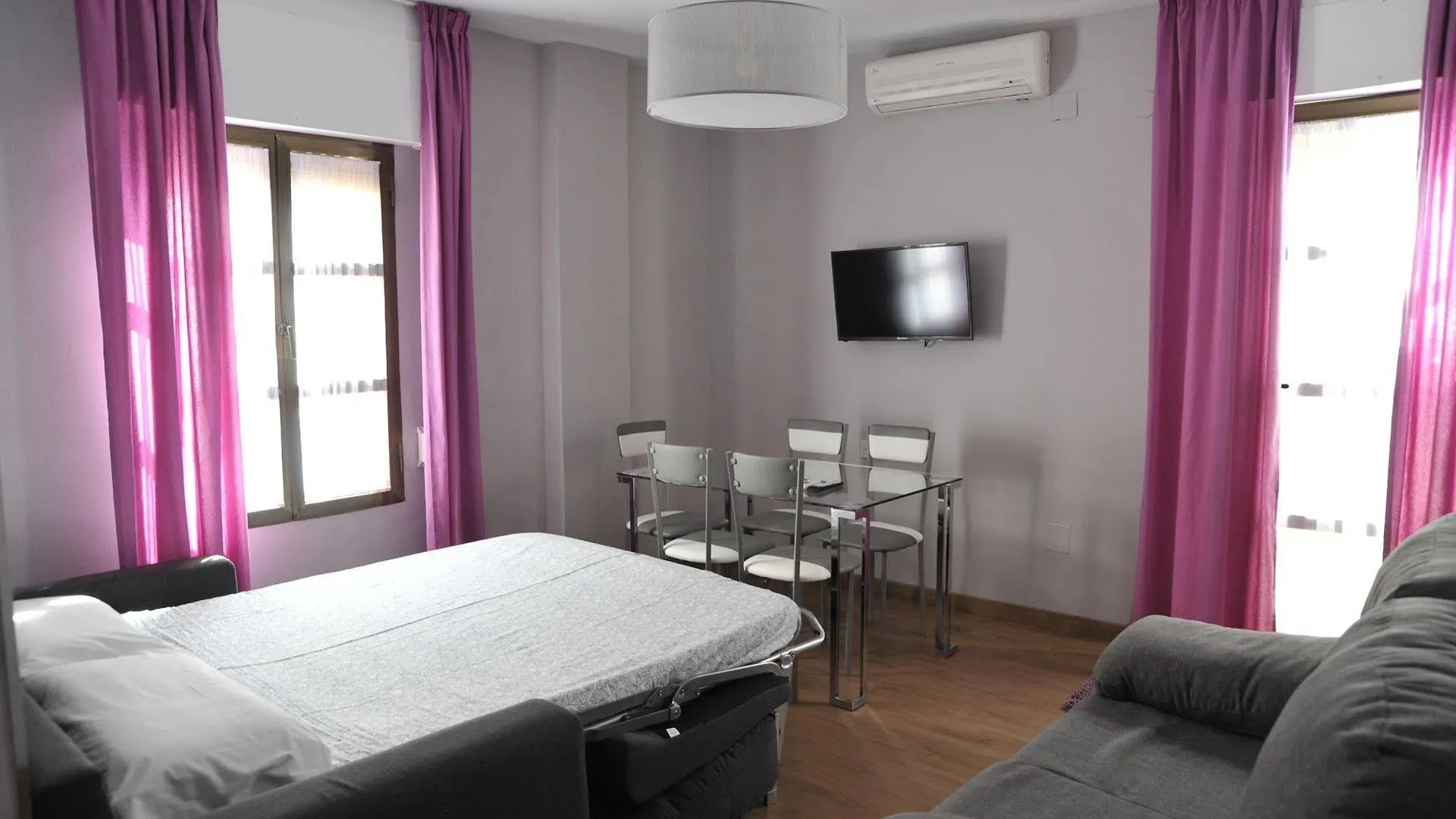 Aparthotel Home Granada Trinidad